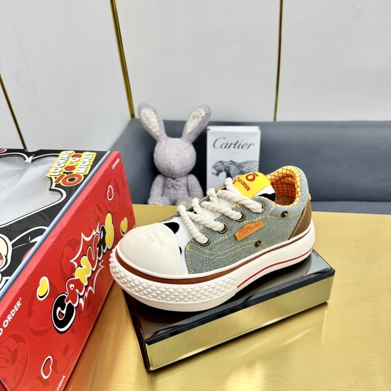 G*u*i casual shoes